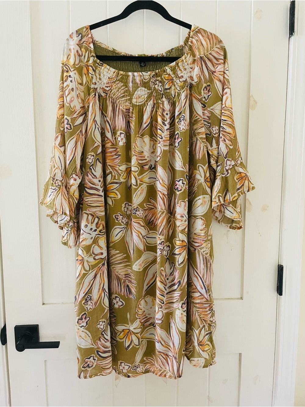 Zac & Rachel Plus 2X Tunic Top Smocked Flare Sleeve Boho Avocado Green Floral